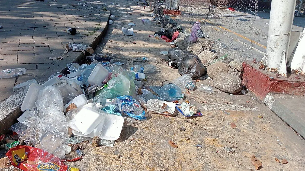 Domo de Huixtla lleno de basura